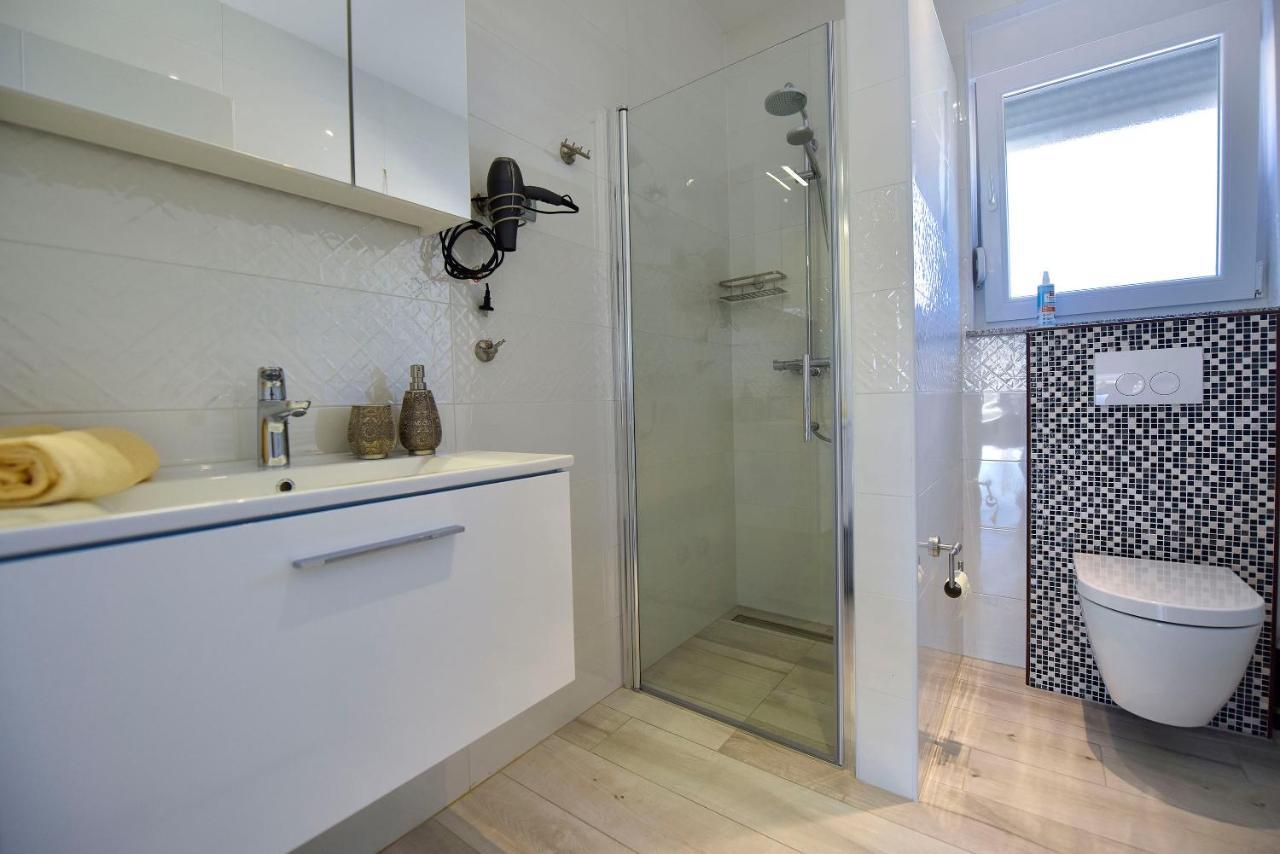 Moderner Bungalow Mit Meerblick Lun  Exteriör bild